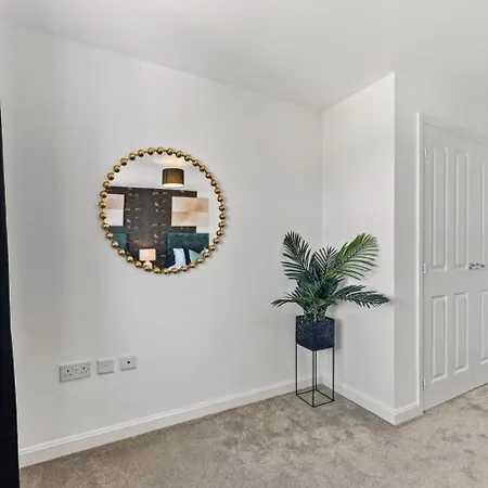 Urban Oasis Luxe In Bris - Sleeps 14 - Parking - Free Wifi - Garden Semesterbostad *