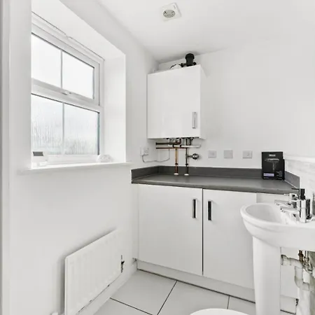Semesterbostad Urban Oasis Luxe In Bris - Sleeps 14 - Parking - Free Wifi - Garden
