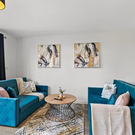 Urban Oasis Luxe In Bris - Sleeps 14 - Parking - Free Wifi - Garden * Bristol